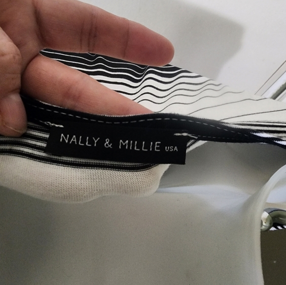 Nally & Millie, Casual Dress, Black and white, Sz Large Like new condition - Picture 8 of 9